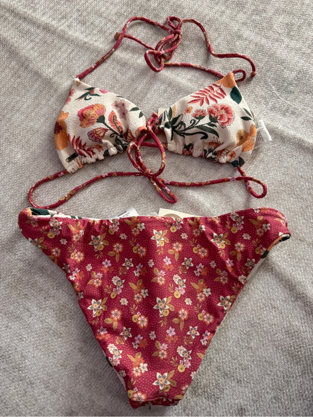 O’Neill Reversible Camellia Floral Bikini XS NWT - Picture 11 of 12